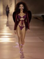 Комплект білизни Victoria's Secret Very Sexy Sheer Shine Unlined Low-Cut Demi Bra - Зображення 2